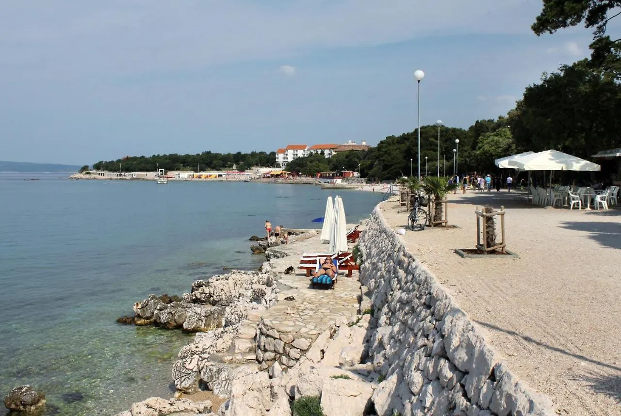 Apartments With A Parking Space Novi Vinodolski - 5488 Kroatien