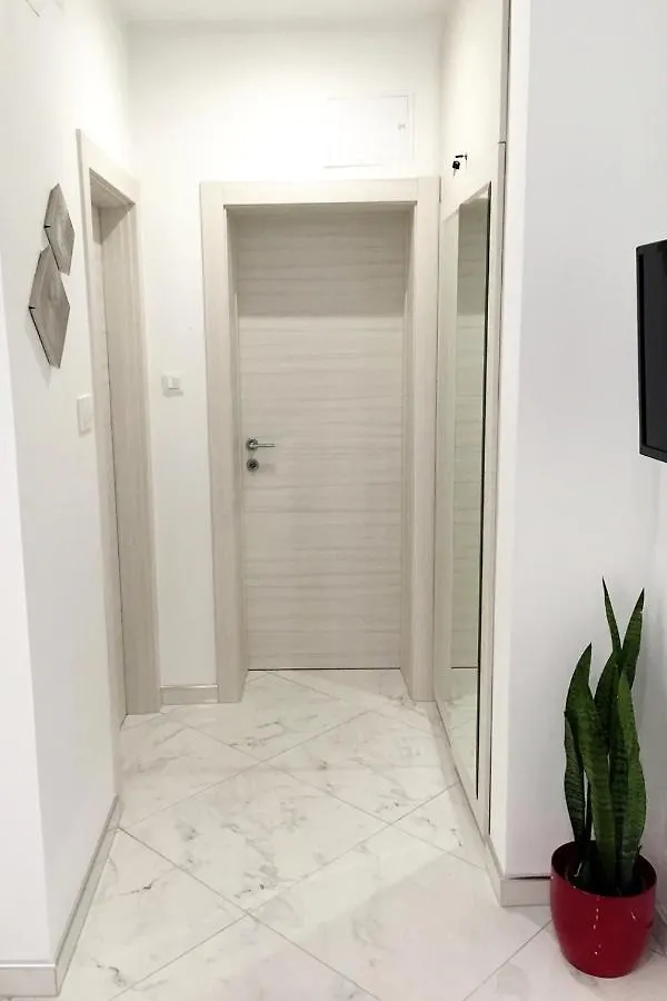 Apartments With A Parking Space Novi Vinodolski - 5488 Croatia