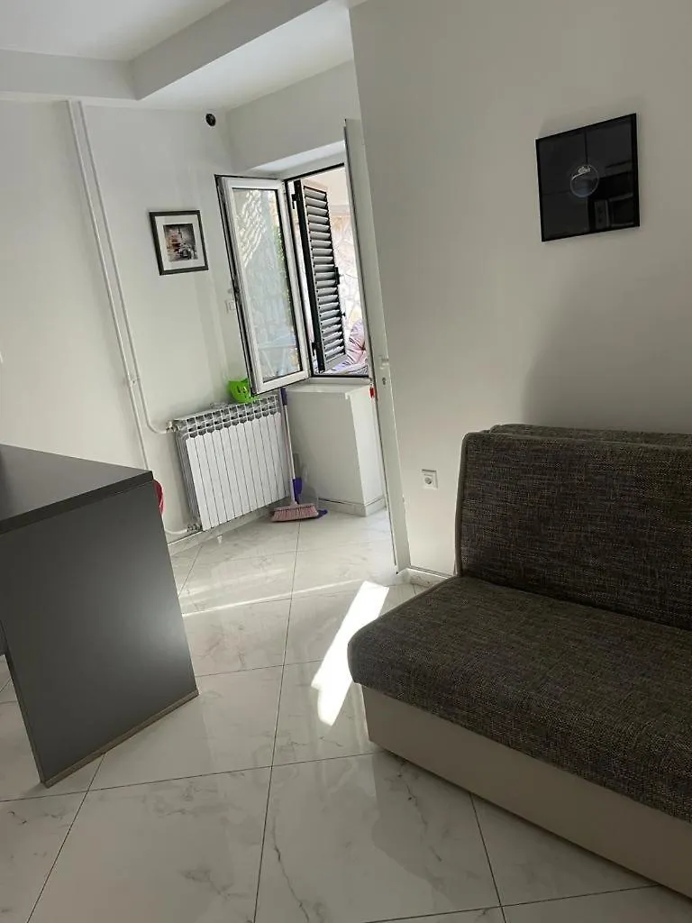 Apartments With A Parking Space Novi Vinodolski - 5488